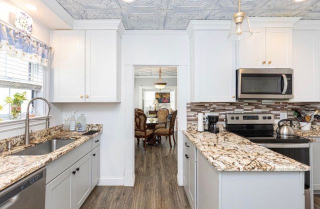 12 Quigley Avenue, Chelmsford, MA 01863