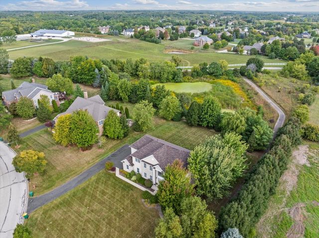 2 TWIN EAGLES Court, Hawthorn Woods, IL 60047