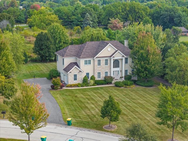 2 TWIN EAGLES Court, Hawthorn Woods, IL 60047