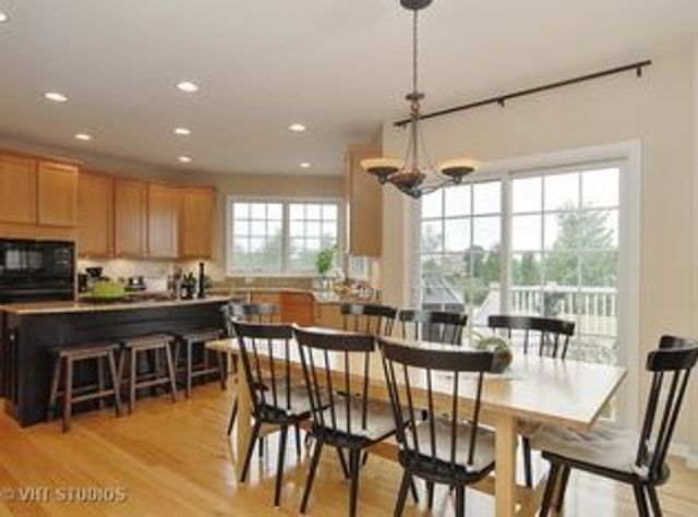 2 TWIN EAGLES Court, Hawthorn Woods, IL 60047