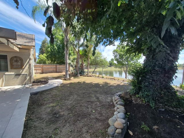 9128 N Recreation Avenue, Fresno, CA 93720