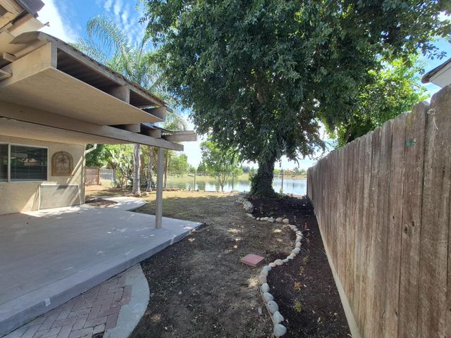 9128 N Recreation Avenue, Fresno, CA 93720