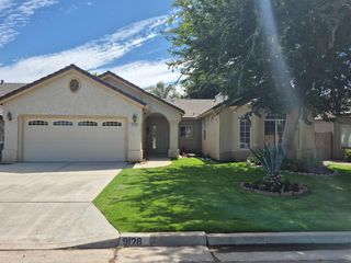 9128 N Recreation Avenue, Fresno, CA 93720