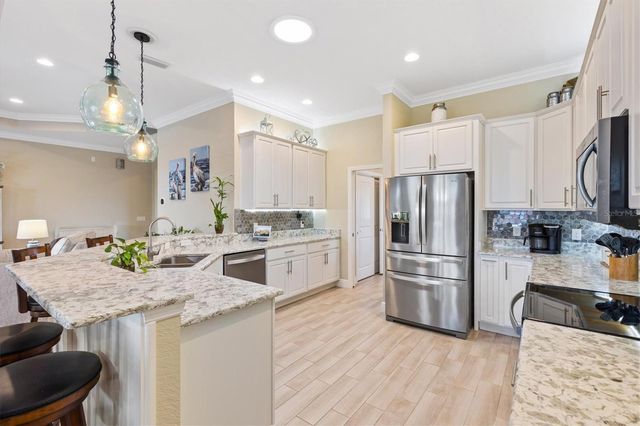 5105 JAREDS LANDING WAY, Oxford, FL 34484