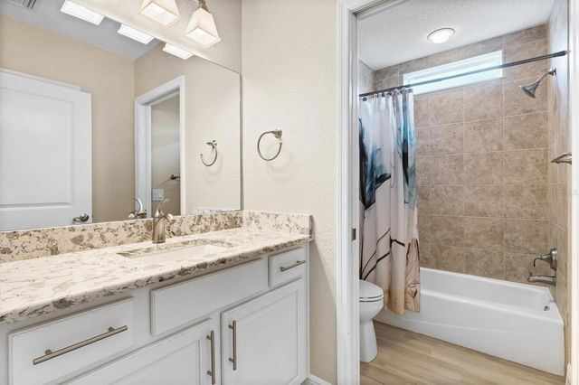 5105 JAREDS LANDING WAY, Oxford, FL 34484