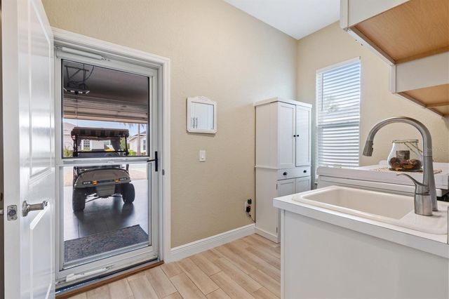 5105 JAREDS LANDING WAY, Oxford, FL 34484