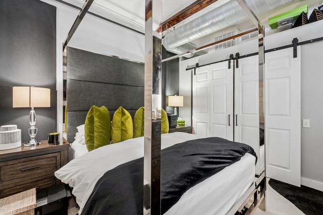 500 S Clinton Street 641, Chicago, IL 60607