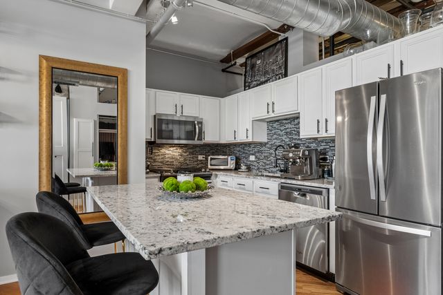 500 S Clinton Street 641, Chicago, IL 60607