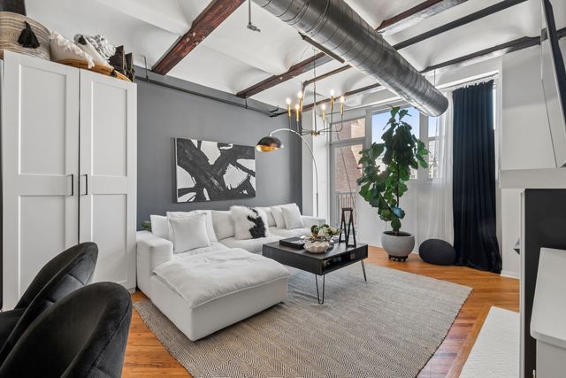 500 S Clinton Street 641, Chicago, IL 60607