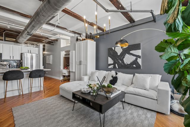 500 S Clinton Street 641, Chicago, IL 60607