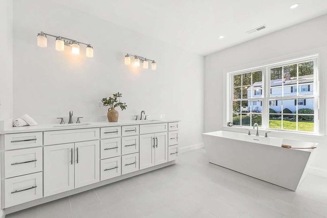14 Liana Street, Woburn, MA 01801