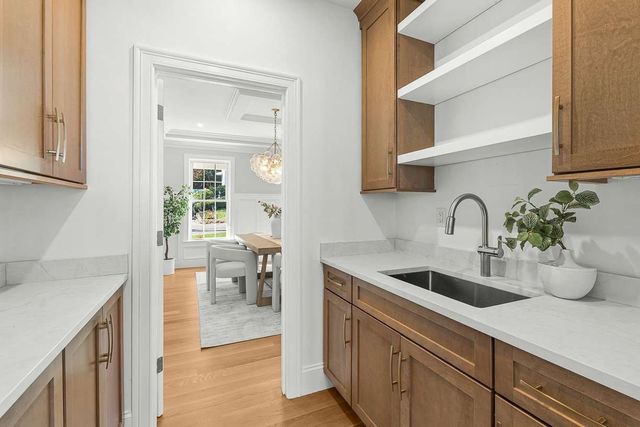 14 Liana Street, Woburn, MA 01801