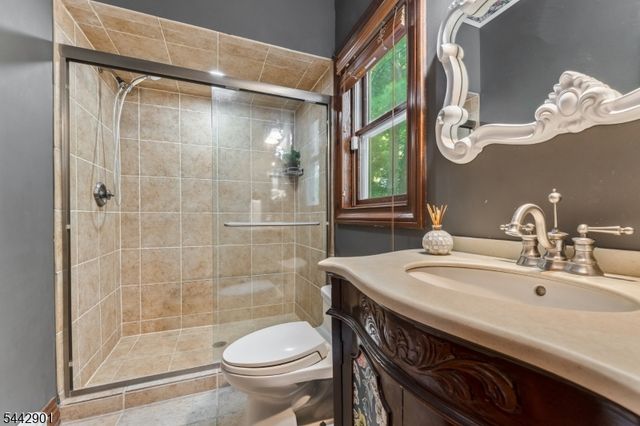 25 Wilshire Dr, Sparta Twp., NJ 07871