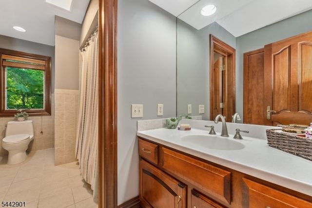 25 Wilshire Dr, Sparta Twp., NJ 07871
