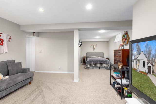 924 W Orange Street, Greenville, MI 48838
