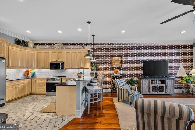 107 Broad Street C, Darien, GA 31305
