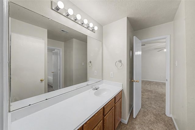 1111 Auburn View Lane, Fresno, TX 77545