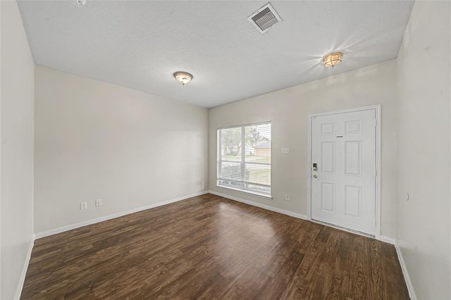 1111 Auburn View Lane, Fresno, TX 77545