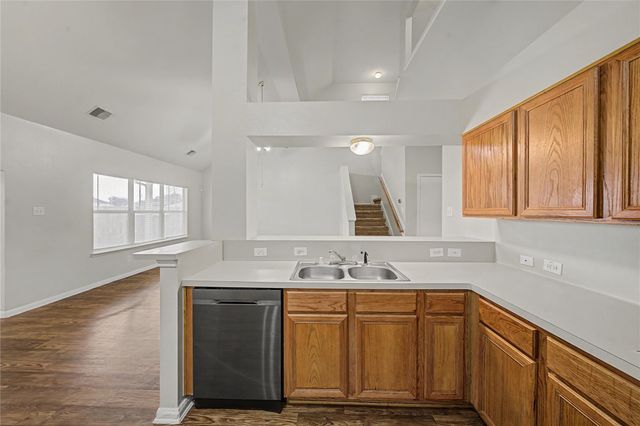 1111 Auburn View Lane, Fresno, TX 77545