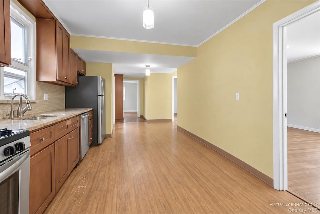 35 Charles Street, New Rochelle, NY 10801 — photo 5
