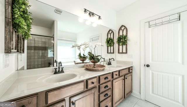 311 Wooded Glen Ln, Carrollton, GA 30117