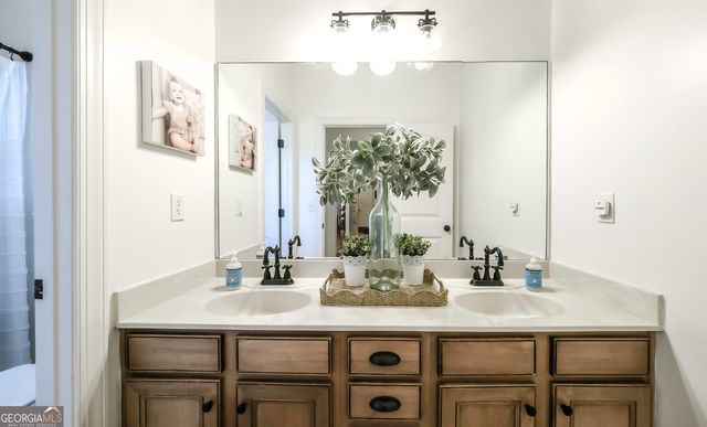 311 Wooded Glen Ln, Carrollton, GA 30117