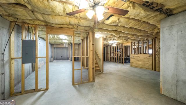 311 Wooded Glen Ln, Carrollton, GA 30117
