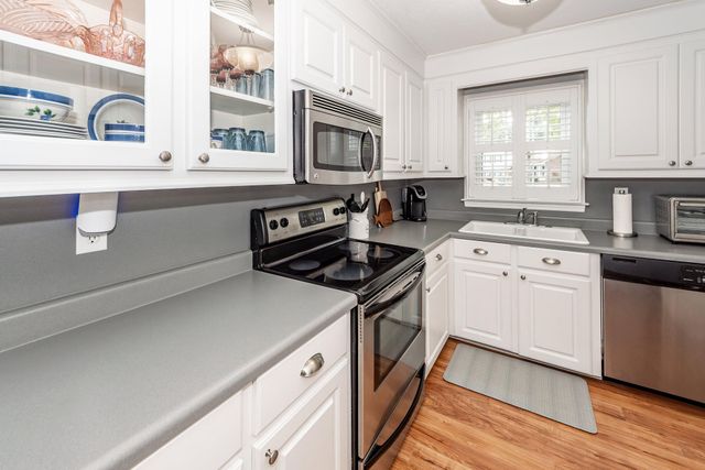 7758 Barclay Avenue, North Charleston, SC 29418