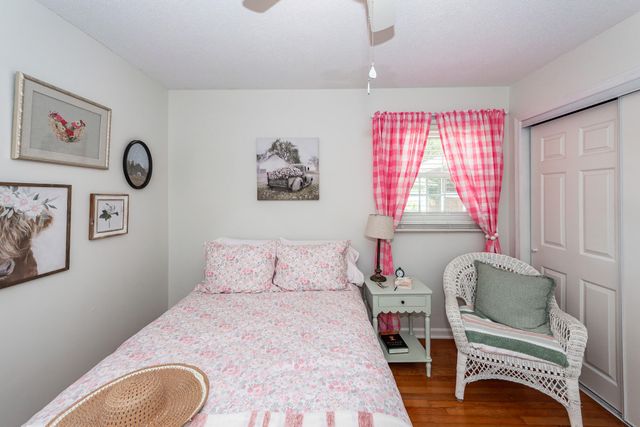 7758 Barclay Avenue, North Charleston, SC 29418