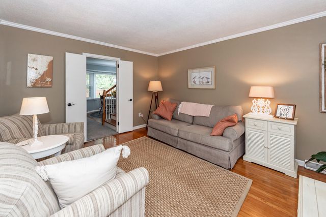 7758 Barclay Avenue, North Charleston, SC 29418