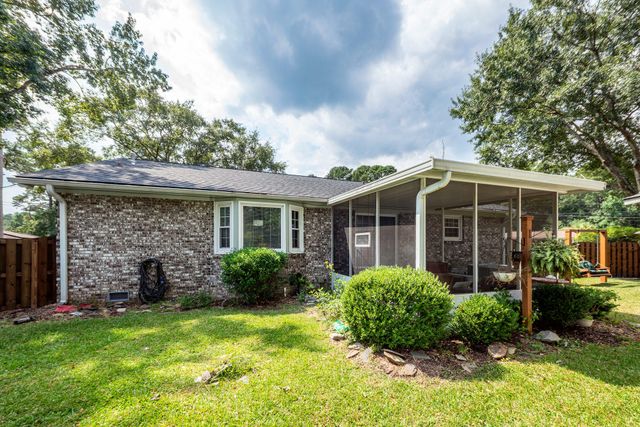 7758 Barclay Avenue, North Charleston, SC 29418