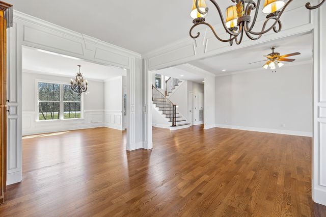 423 Carters Creek Pike, Columbia, TN 38401