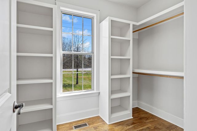 423 Carters Creek Pike, Columbia, TN 38401