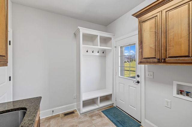 423 Carters Creek Pike, Columbia, TN 38401