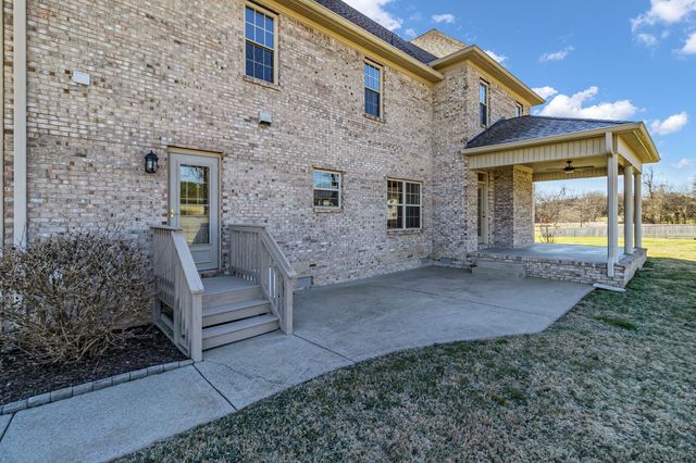 423 Carters Creek Pike, Columbia, TN 38401