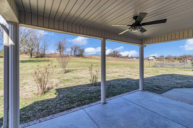 423 Carters Creek Pike, Columbia, TN 38401