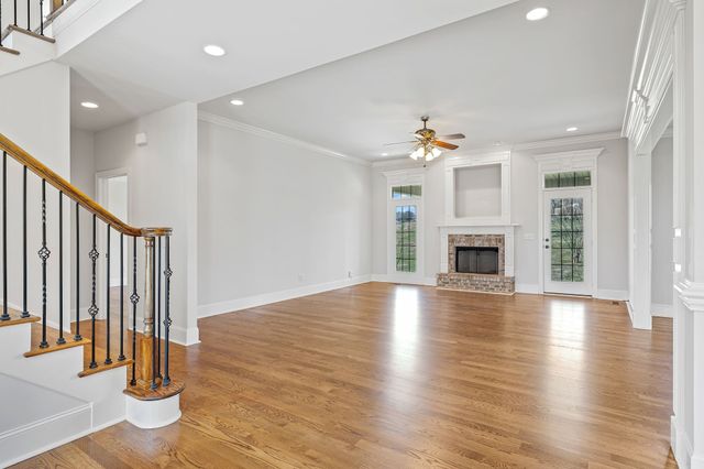 423 Carters Creek Pike, Columbia, TN 38401