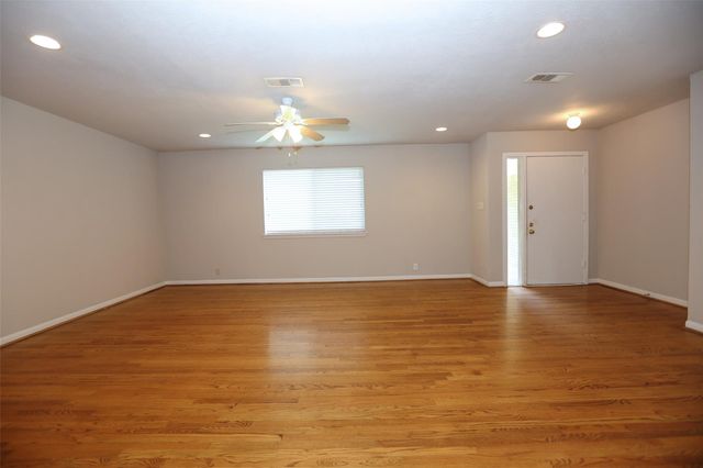 6123 Grape Street, Houston, TX 77074