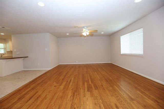 6123 Grape Street, Houston, TX 77074