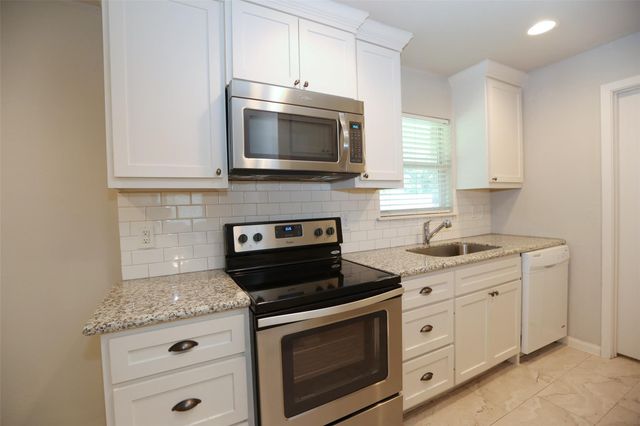 6123 Grape Street, Houston, TX 77074