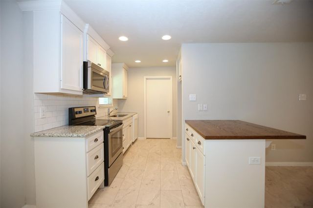 6123 Grape Street, Houston, TX 77074