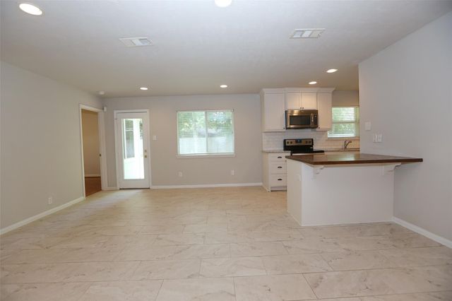 6123 Grape Street, Houston, TX 77074