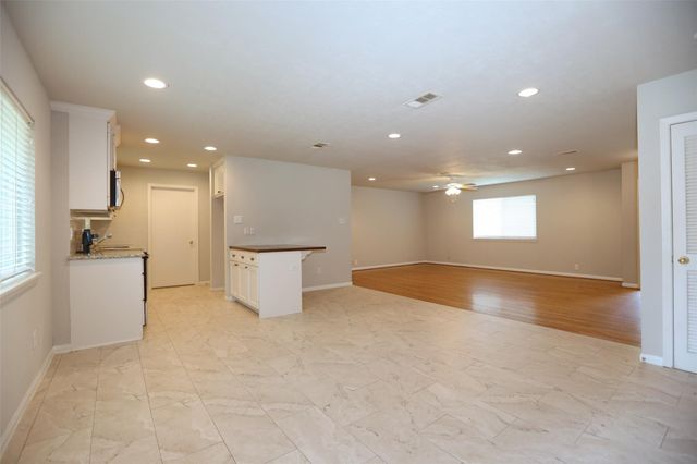 6123 Grape Street, Houston, TX 77074