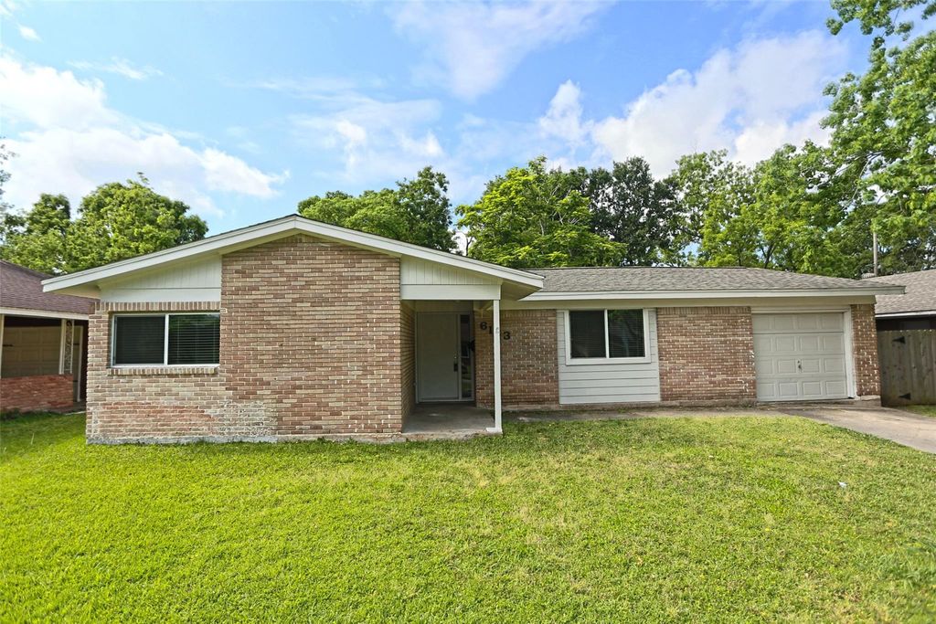 6123 Grape Street, Houston, TX 77074