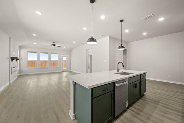 409 Rivers Edge Drive, Waxahachie, TX 75167