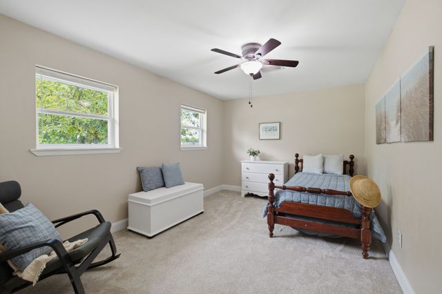 698 Hackberry Road, Van Alstyne, TX 75495