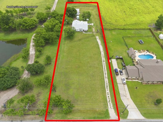 698 Hackberry Road, Van Alstyne, TX 75495