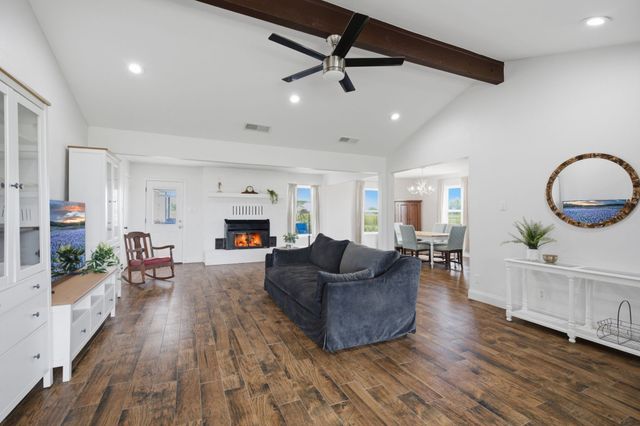 698 Hackberry Road, Van Alstyne, TX 75495