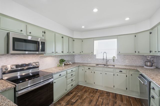698 Hackberry Road, Van Alstyne, TX 75495