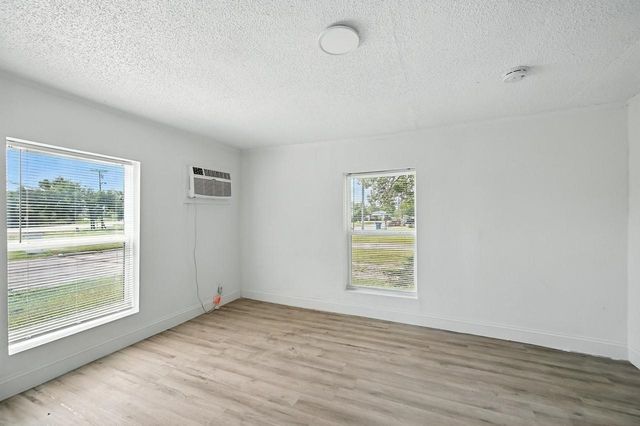 320 T A CARROLL Avenue, Corsicana, TX 75110